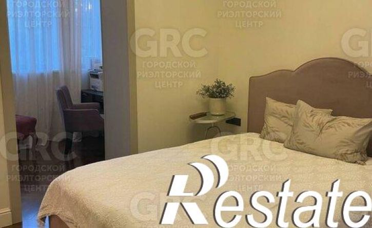 4-комн квартира улица Конституции СССР, 20,  д. 20