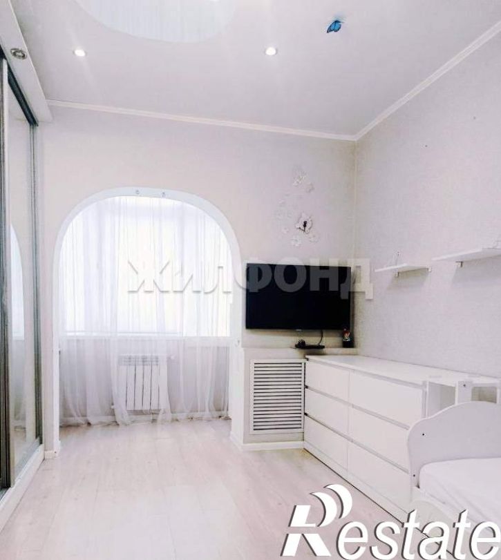 2-комн квартира Макаренко улица, д.8Б/6